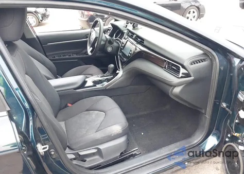 2019 Toyota Camry Le z USA, uszkodzony, nr VIN 4T1B11HK9KU288674